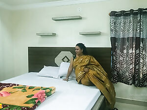 شريط جنسي مسرب لربة منزل هندية مع عشيقها البنغلاديشي.
