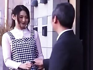 Japansk porr med skolflickor, fetischlek och hardcore action.